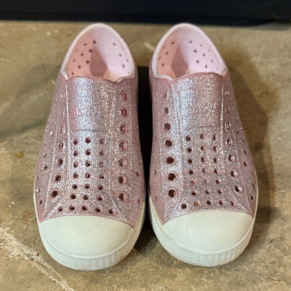 Native Glittery Pink Kids Sneakers - Picture 1 of 3